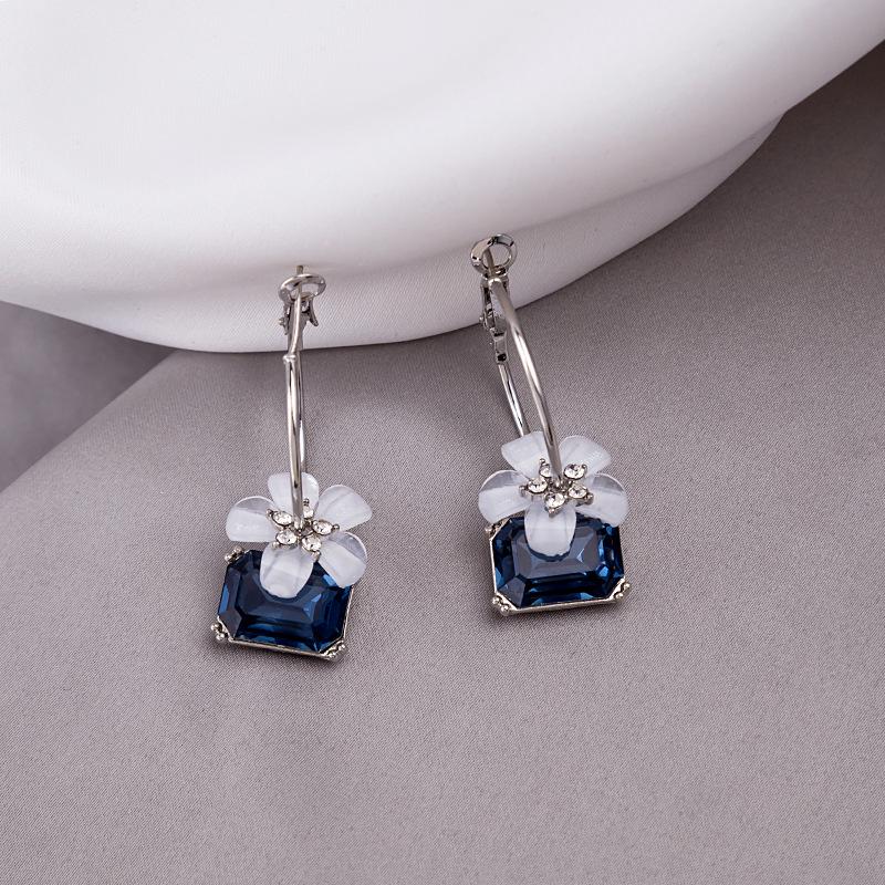 Saphirkristall Kamelien-Ohrringe: Lang, elegant 925er Silber mit Diamantakzenten