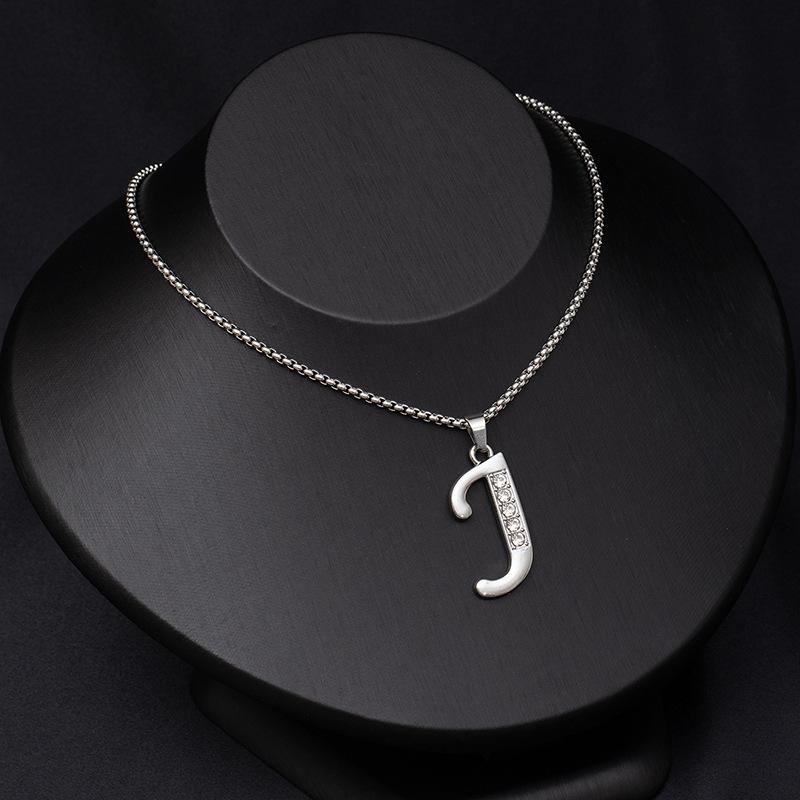 Simple And Stylish 26 English Letters Titanium Steel Necklace Men'S And Women'S Hip-Hop Versatile Diamond-Encrusted Sweater Chain