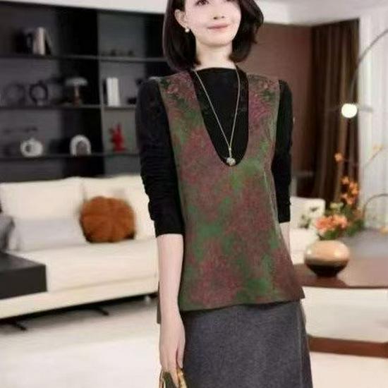 

Women s Spring 2026 Chinese Jacquard Deep V-Neck Vest - Sleeveless, Split Design, Versatile Outerwear 2XL: 130-150 jin зелений