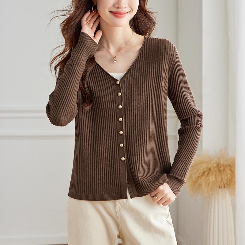 Simple and Fashionable V-neck Sweater for Women In Spring New V-neck Slim Solid Color Cardigan Top for Women