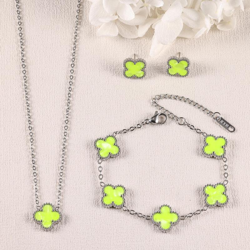Four-leaf Clover Three-piece Necklace Bracelet and Earring Set - A Luxurious Colorful Fashion Jewelry Set