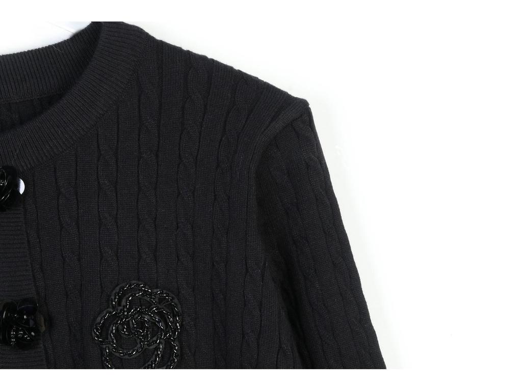 2024 Autumn/Winter Slim Fit Camellia Embroidered Long Sleeve Knit Cardigan for Women