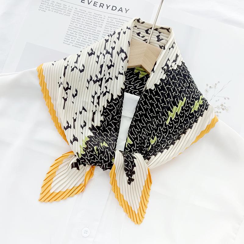 Retro Color Block Crinkled Square Scarf - 70cm Pleated Neckerchief in Imitation Silk for Women