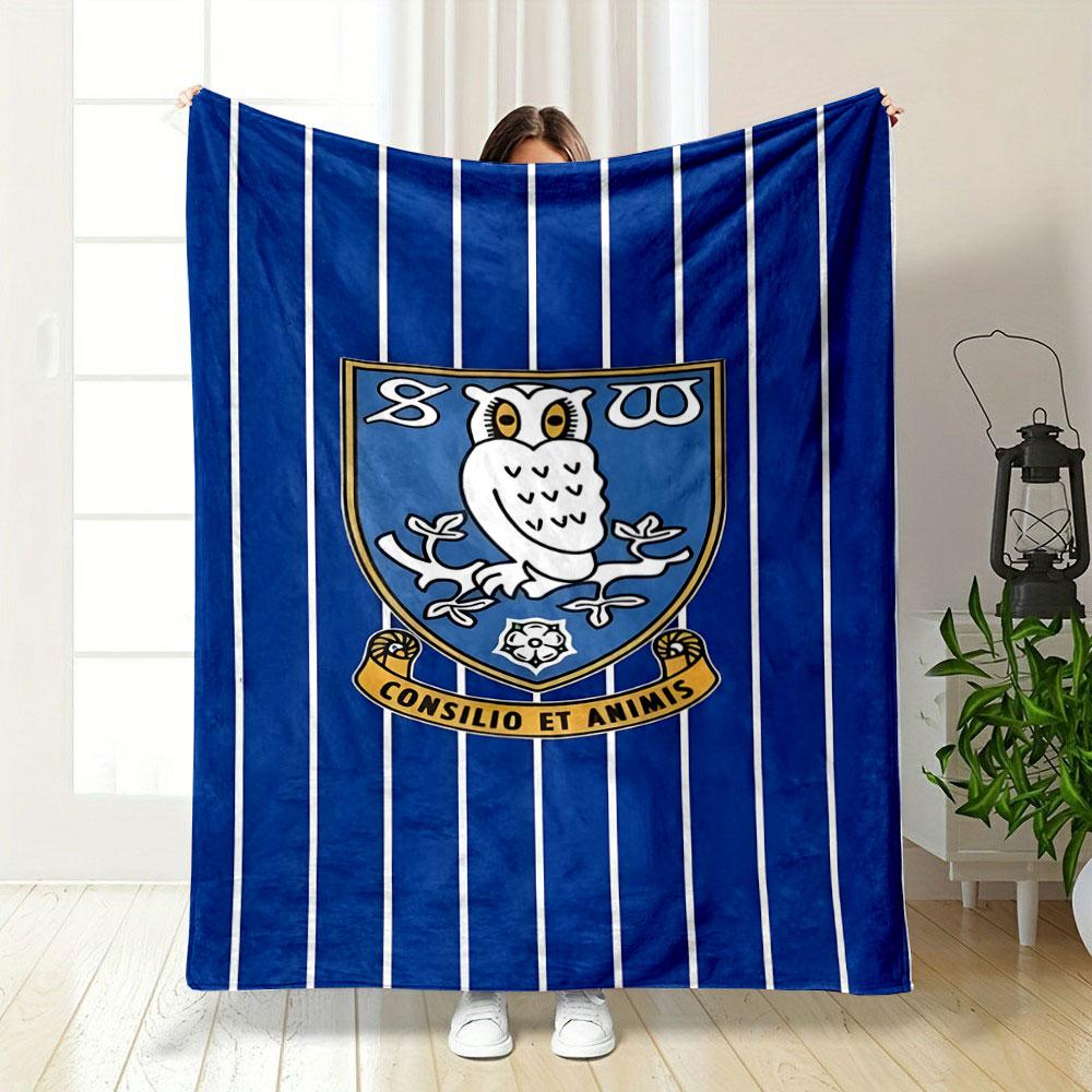 Blue Owl Crest with Striped Background Patterned blanket, flannel, suitable for all seasons, home decor, warm and cozy