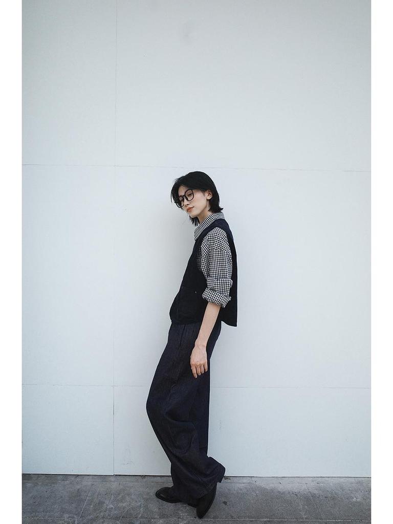 Women's Double-Breasted Corduroy Vest: Versatile Loose Fit, Sleeveless Fashion with Shoulder Pads, Autumn Collection.