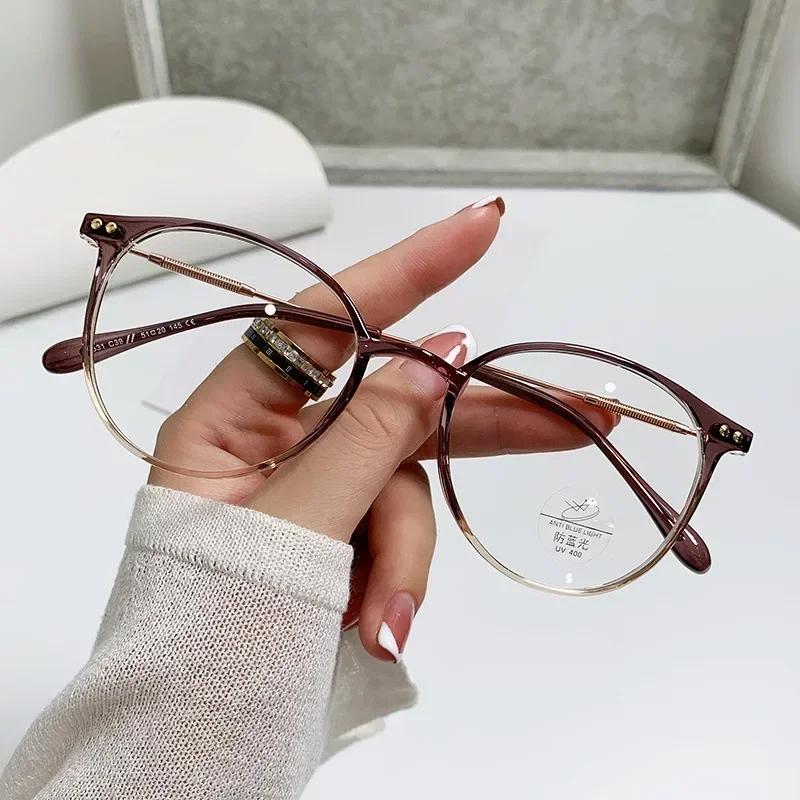 Women's Ultralight HD Reading Glasses Men Vintage Round Frame Far Sight Eyeglasses Unisex Luxury Design Presbyopia for Ladies