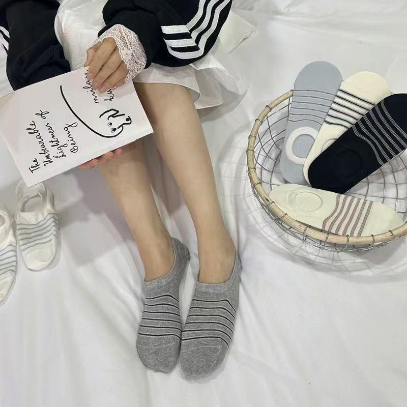 Female Spring and Summer New Pinstripe Pure Cotton Breathable All Match Non Slip Invisible Shallow Mouth Socks