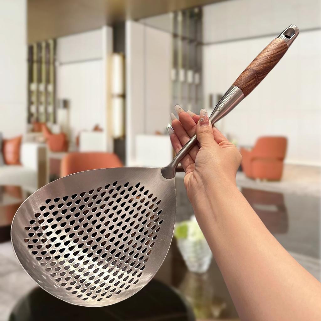 1pc 304 Stainless Steel Large Colander Skimmer, Kitchen Strainer For Frying & Hot Pot, Draining Accessory For Cooking & Baking, Durable