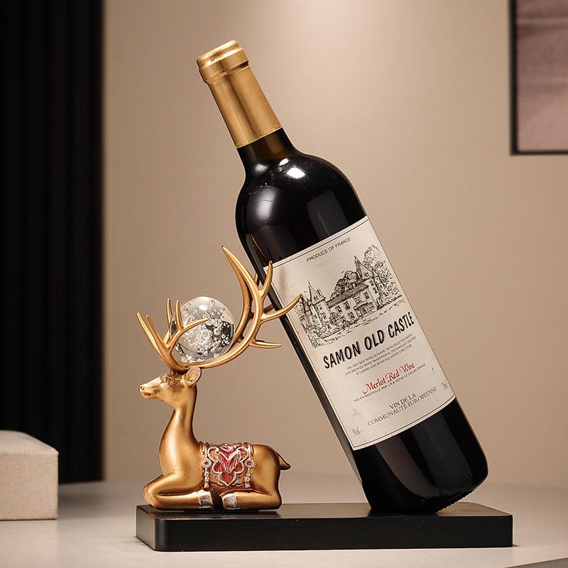 Modernes Hirsch Weinregal Ornament: Kreativer Flaschenhalter im leichten Luxus für Wohnzimmerdekoration