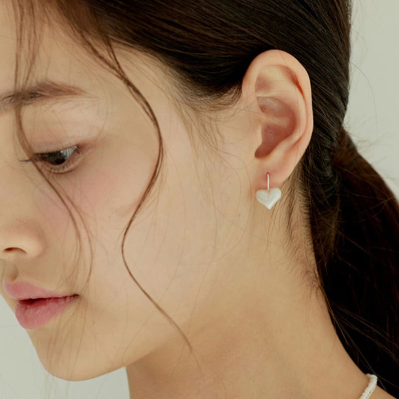 murmur [925silver]Matt volume heart hook earrings
