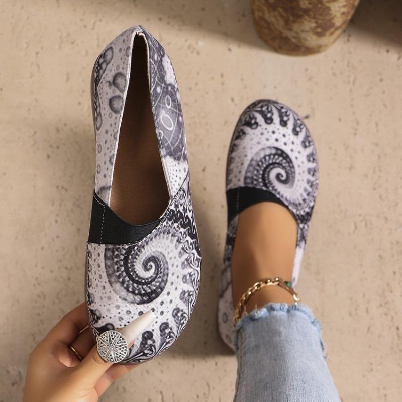 Plus Size Women's Flats Colorful Round-Toe Ethnic-Style Low-Cut Shoes Graffiti-Print Casual Versatile Shoes
