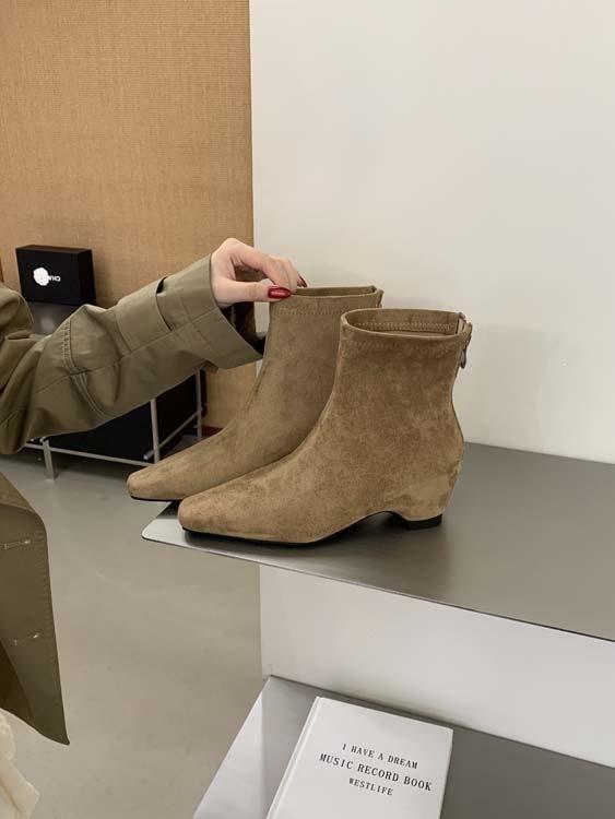 Early autumn square head slope heel suede short boots feeling Maillard thin rear zipper with skirt denim wide pants