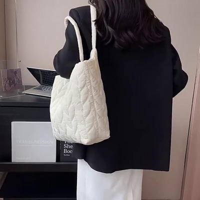 Velkokapacitní měkká podpažní taška přes rameno pro ženy Jarní trend Módní design Látkové kabelky Dámská cestovní nákupní taška Tote Bags KTY