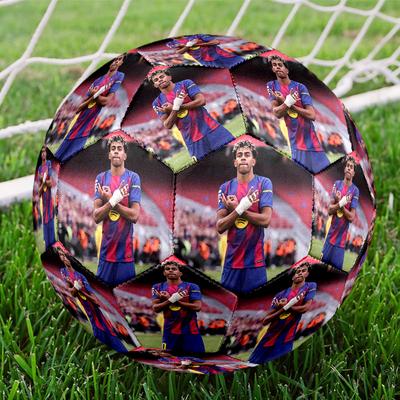 Yamal Størrelse 5 Fodbold Maskinsyet Indendørs/Udendørs Universel Fodbold Ideel til Fodboldentusiaster Fødselsdag/Jul Bryllupsfest Gave