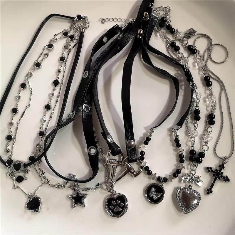Gothic Black Cross Heart Star Pendant Choker Necklace Women Punk Vintage Aesthetic EMO Grunge Y2K Charm Neck Jewelry Accessories