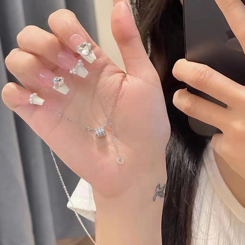 Tassel Clavicle Necklace: Luxurious Fashion Jewelry Gift for Bestie or Girlfriend