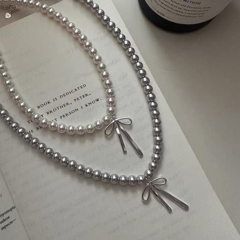 

High-End Bowknot Gray Pearl Clavicle Necklace with Beaded Design жемчужный/белый