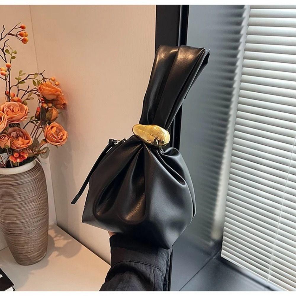 New Fashion Soft Leather Clutch Bag Luxury Designer Retro Mini Bucket Pouch Party Evening Bags Women Pleated Handbag