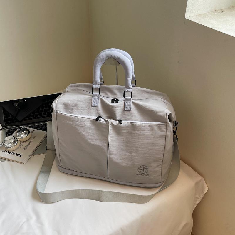 Large-capacity Casual Fitness Bag Women's Wet and Dry Separation Yoga Sports Bag Lightweight Simple Solid Color Travel Duffel Bag