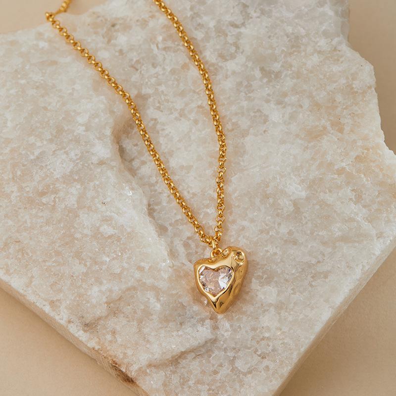 Gold Plated Hammered Heart Pink CZ Pendant Necklace белый
