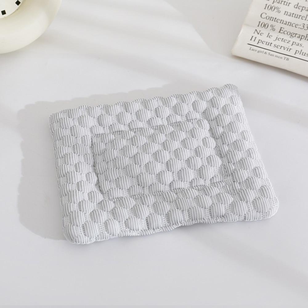 

Breathable Small Pet Cooling Pad Non-slip Ice Silk Bed Mat Hamster Cooling Mat Small Pets 21x16cm сірий