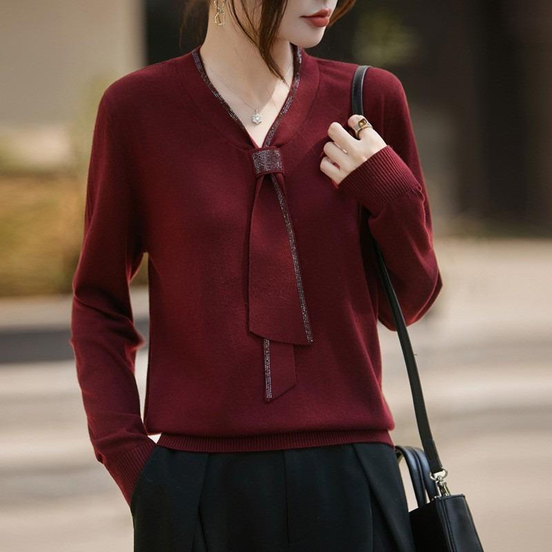 Women s V-Neck Knit Sweater with Sheer Ribbon Detail M красный