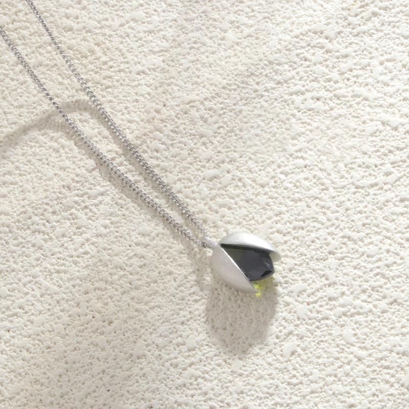 Women Dainty Luxury Simulated Food Pistachio Pendant Clavicle Chain Necklace
