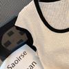 Vielseitiges Strick-Colorblock-Kurzarm-Damen-High-End-Rundhalsoberteil im koreanischen Stil