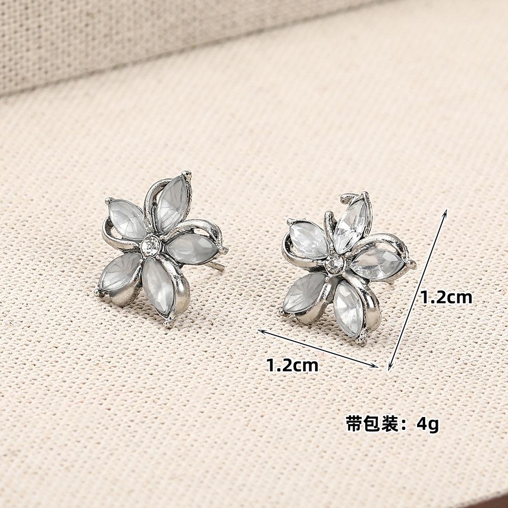 Fashionable Flower Earrings for Women , Elegant Design , Alloy , Silver