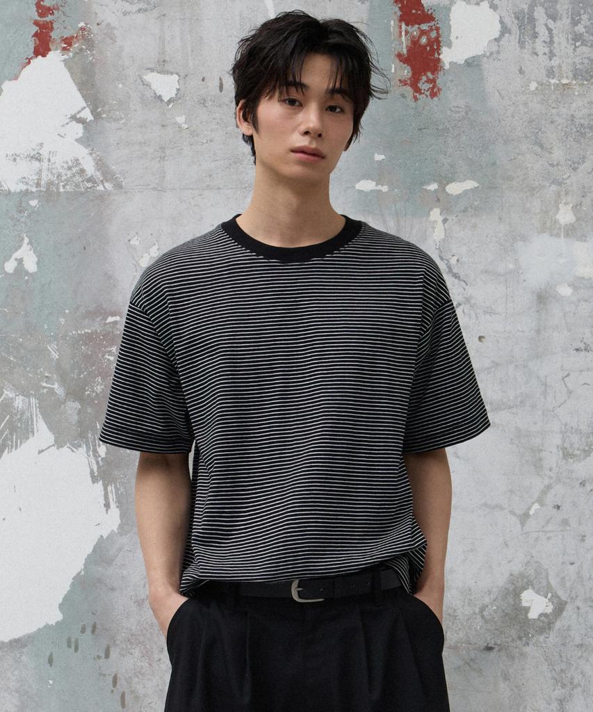 AGOD Back Incision Stripe Half T-Shirt [Black]