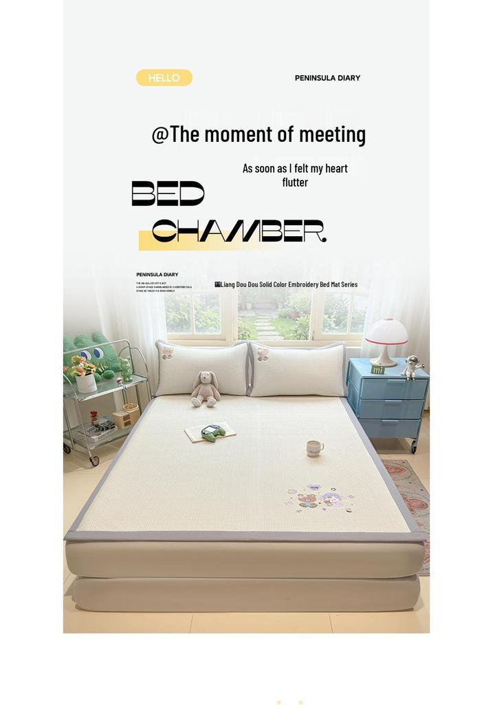 Class A Summer Cartoon Ice Bean Cooling Bed Sheet Set, Machine Washable, Breathable & Air-Conditioned, Three Pieces.