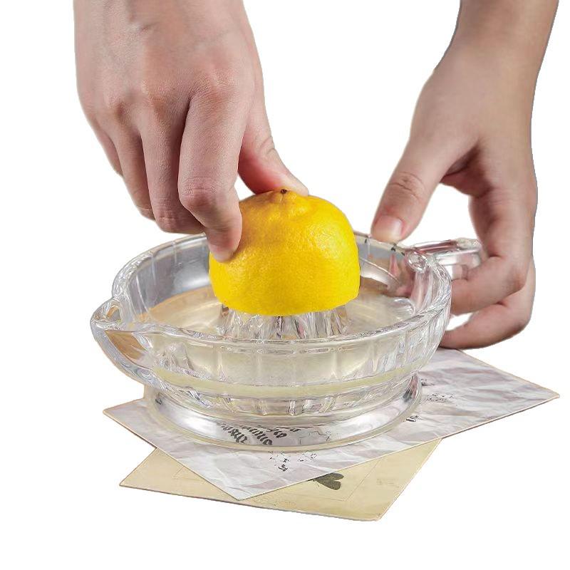 Skleněný odšťavňovač na citrony