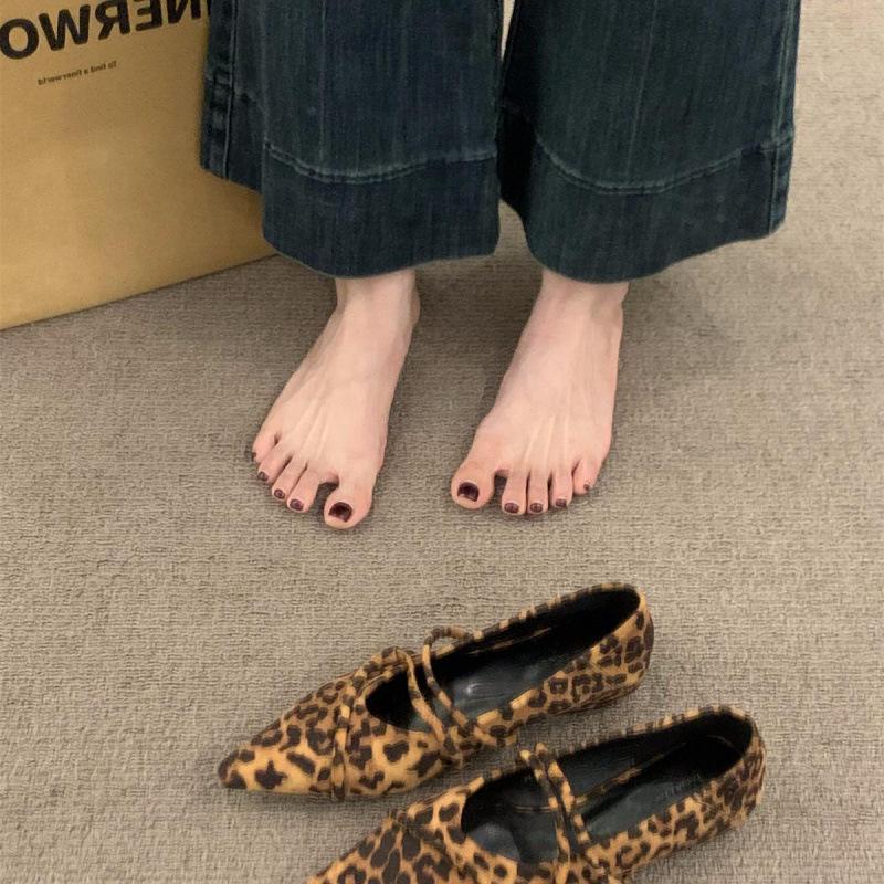 Inner heightening retro suede pointed Mary Jane single shoes women's shoes 2025 new spring commuter French evening shoes