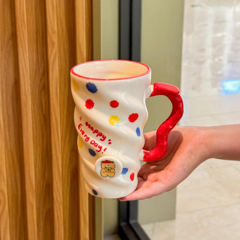 

Give girls birthday gifts, polka dot bear mugs, large-capacity ceramic drinking cups, girlfriends souvenirs, gift boxes. 301-400ml