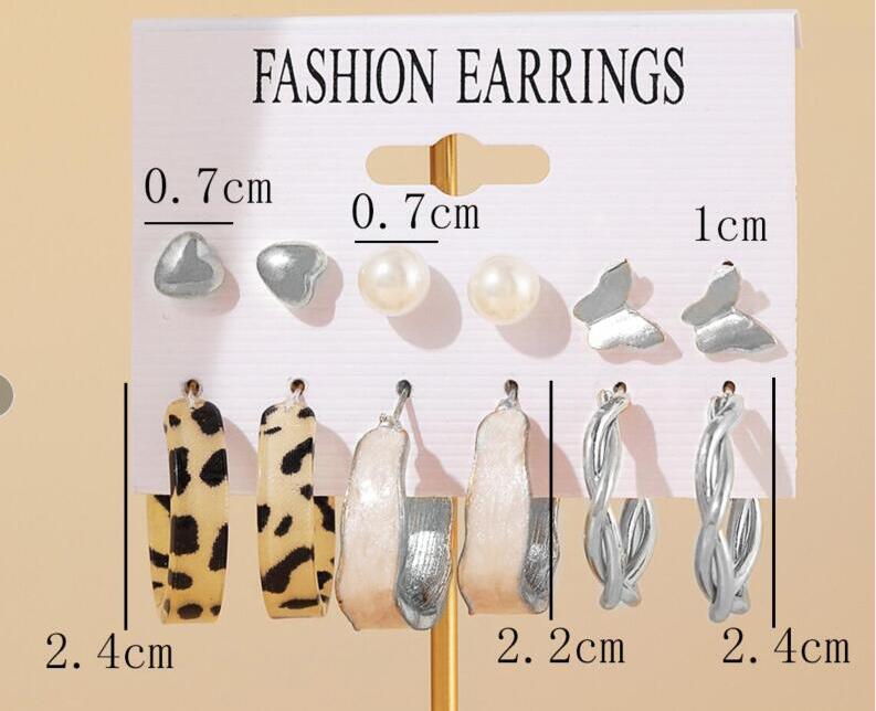 Creative Retro French Gold Pearl-Inlaid Earrings Set for Ladies