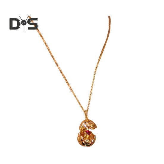 

Ретро-ожерелье в средневековом стиле, подвеска в виде пасхального яйца с кубическим цирконием Love, ключичная цепочка, подарок на День святого Валентина, Пасху, День матери золотистый