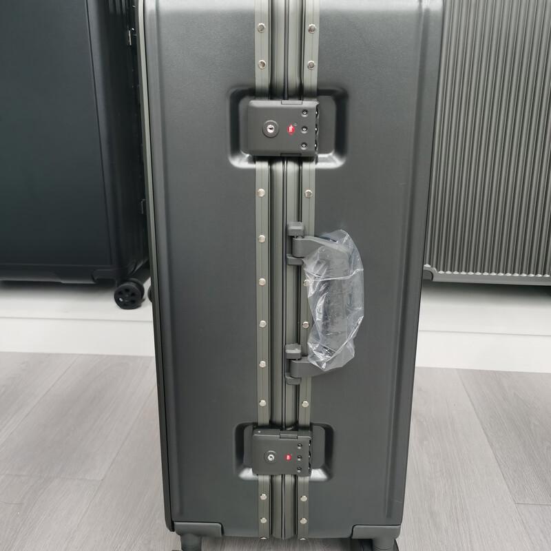 Durable Hardside Carry-on Luggage with Lock