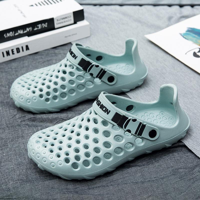 Fashion Summer Men Slippers EVA Clogs Sandals 2025 New Breathable Flat Outdoors Beach Shoes Home Leisure Sandals Fashion Summer Shoes