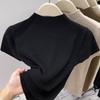 Tricou Tricotat Moale cu Gât Mediu-Înalt: Pentru femei, mânecă scurtă, croială slim fit, perfect pentru primăvară și toamnă.