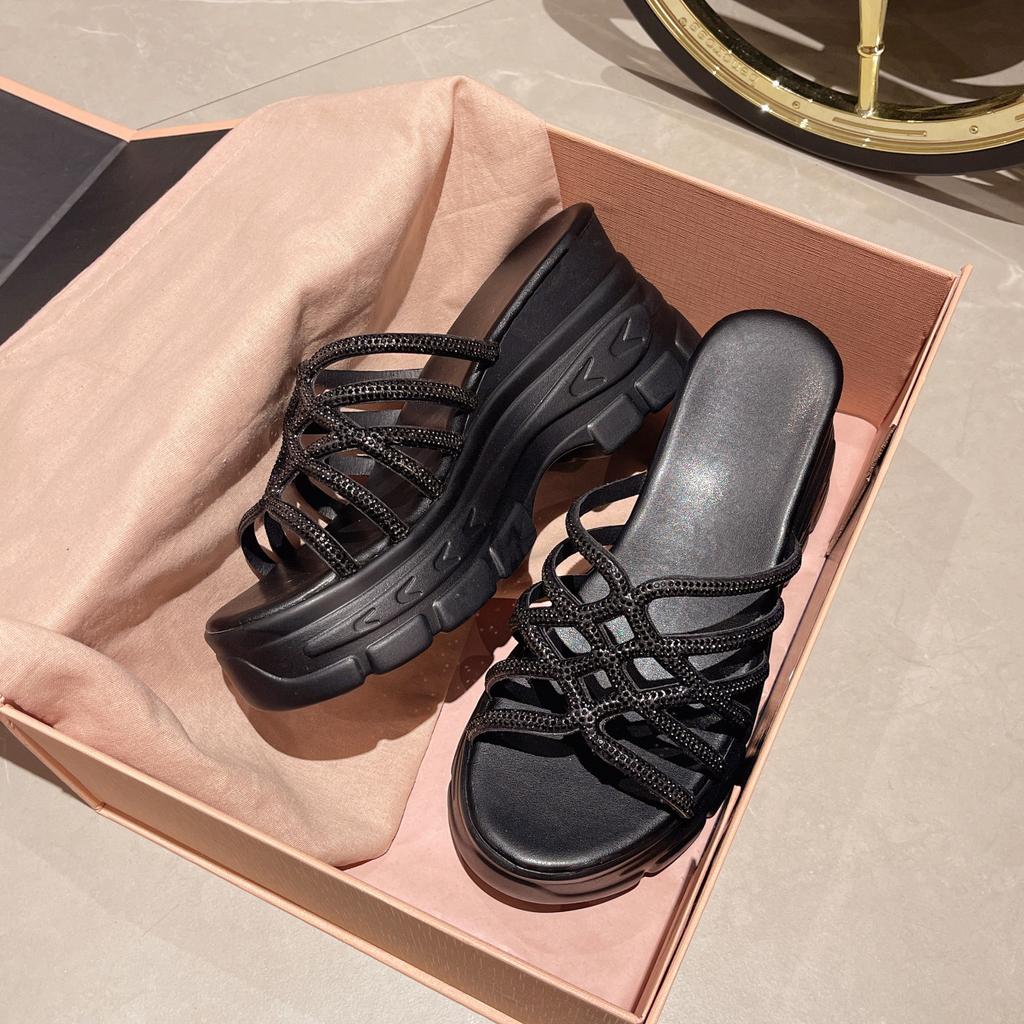 Thick-soled wedge slippers women's summer 2024 new non-slip outer wear one-word slippers popular casual beach sandals