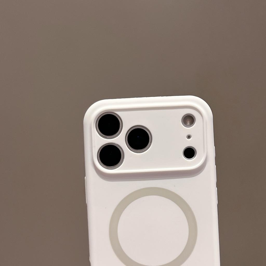 New Magnetic Liquid Silicone Case for Apple IPhone 17 Pro Max, Full-coverage Skin-feel Protective Case for IPhone 16