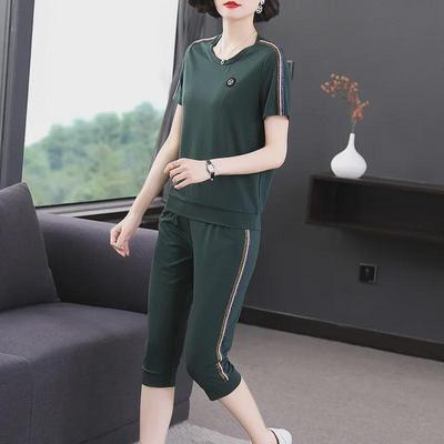 Women's Summer Casual Sports Suit: 2023 Plus Size Slimming, Age-Reducing Shorts & Short-Sleeve Top Set.