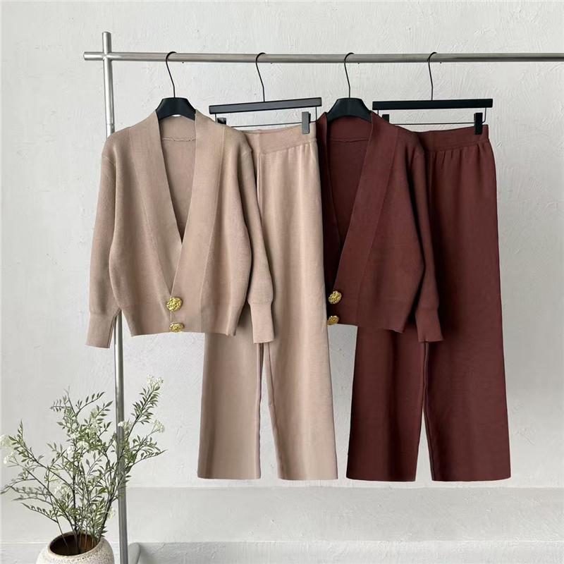 

2026 Spring Women s Fashion: European & American Street Style Deep V Cardigan with Wide-Leg Pants One Size хаки