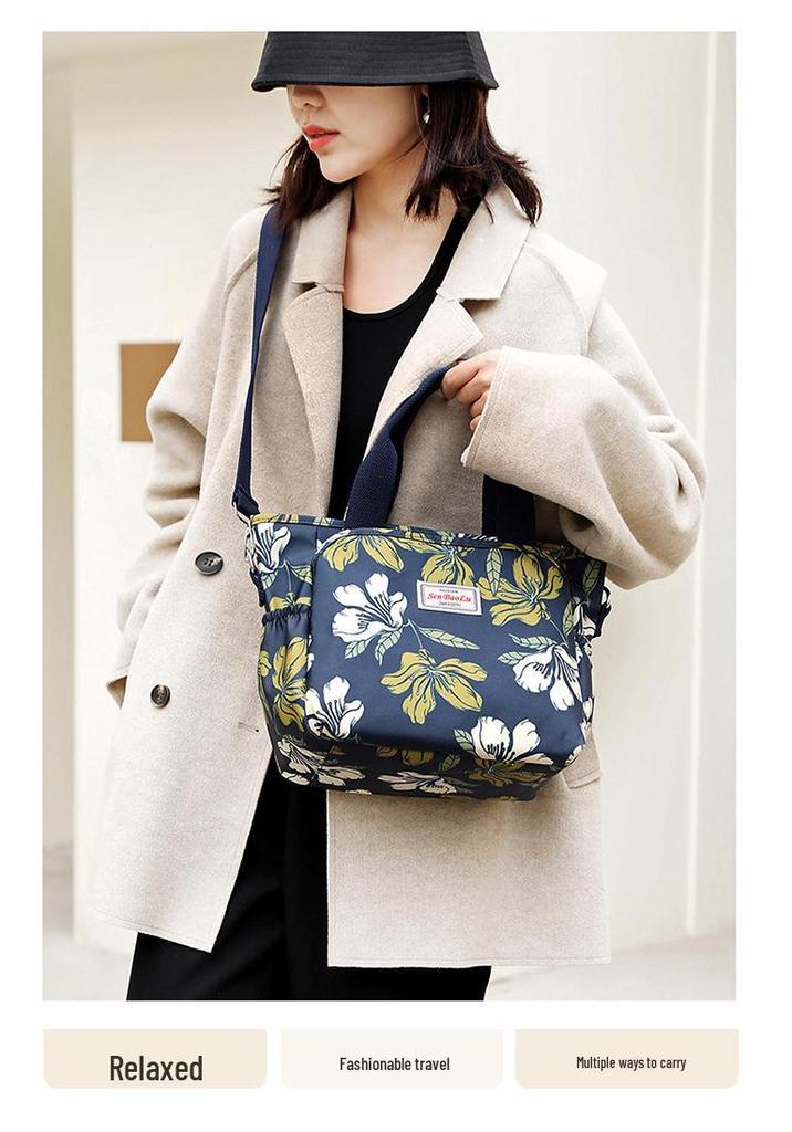 2026 Leichte Damen-Crossbody-Tasche aus bedrucktem Nylon mit mehrschichtigen Reißverschlusstaschen