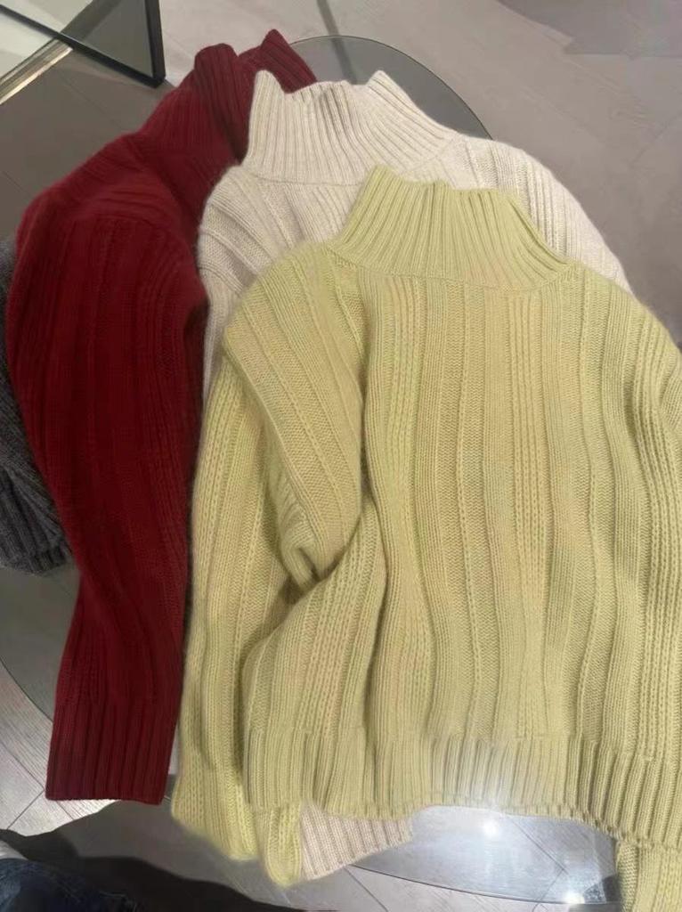 European High-End Women's Thick Ribbed Turtleneck Sweater - Loose Fit, Short, Autumn/Winter Knitwear