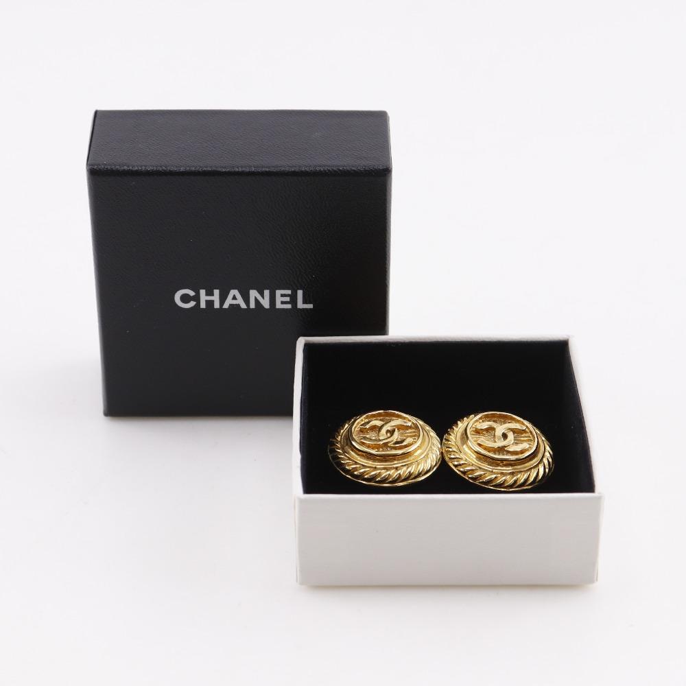 CHANEL COCO Mark Earring vintage Plated Gold 23.8g Women Used