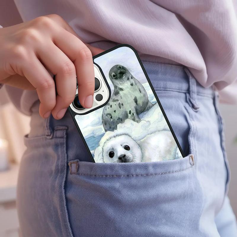 Cute Cartoon Otter Phone Case For iPhone 17 Air 15 16e 14 13 Pro Max Coque 12 11 Pro Max PLUS Cover