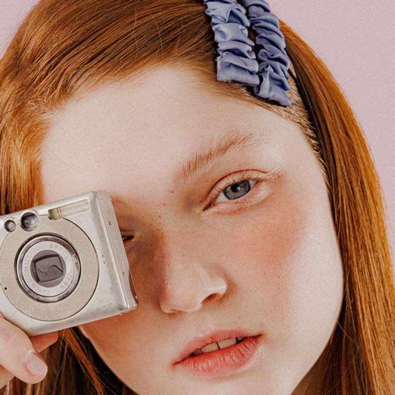 Mellotory quadratische Raffspange (Himmelblau)