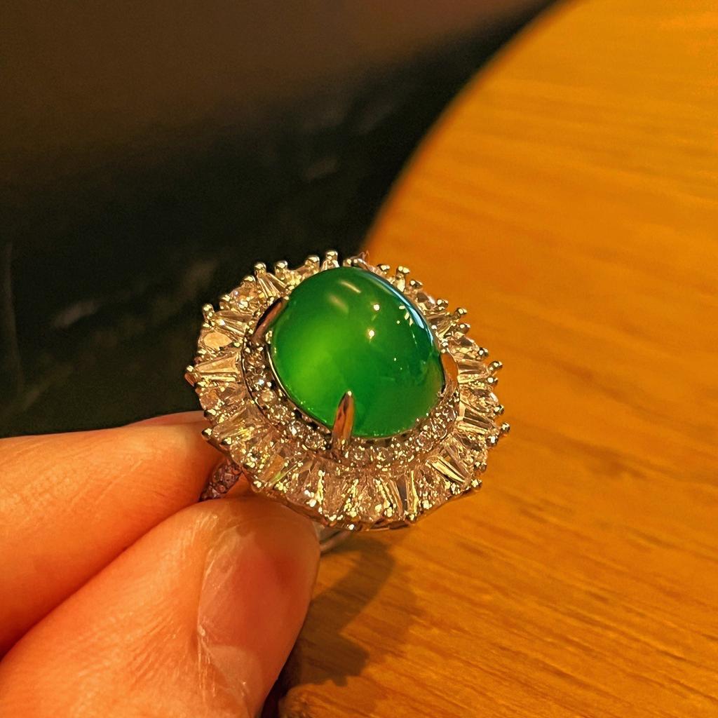 Volledig Groen, Yang Groen, Natuurlijke Agaat Groen Chalcedoon Ring, Opening Voor Vrouwen Is Licht Ingelegd, En De Echte Foto Is Trouw.