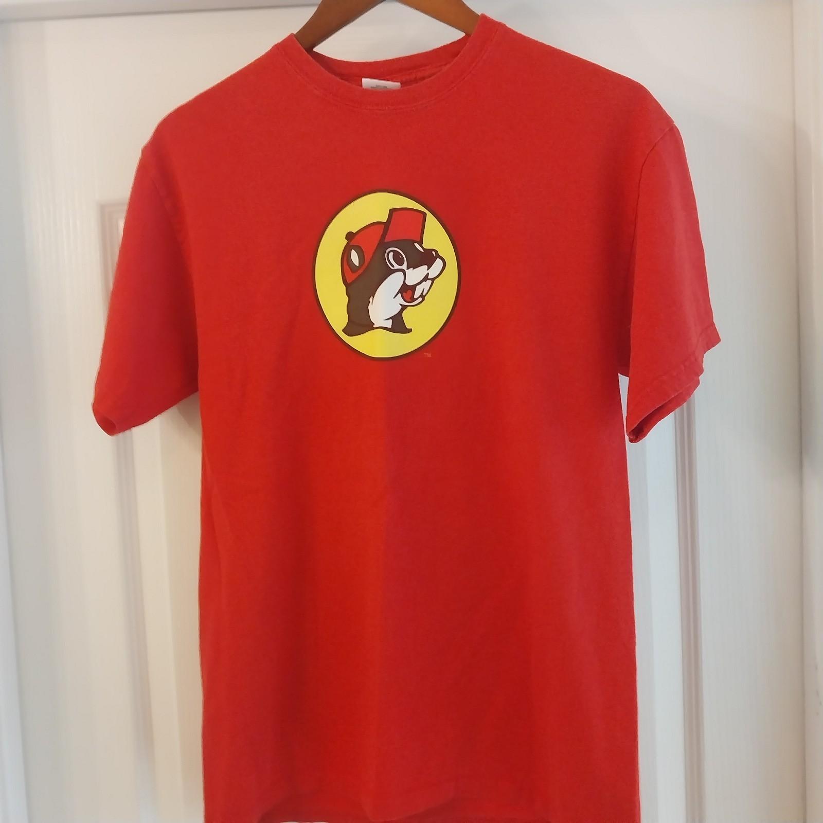 buc ees Logo Medium Red Beaver Gas Station Unisex T-Shirt XL